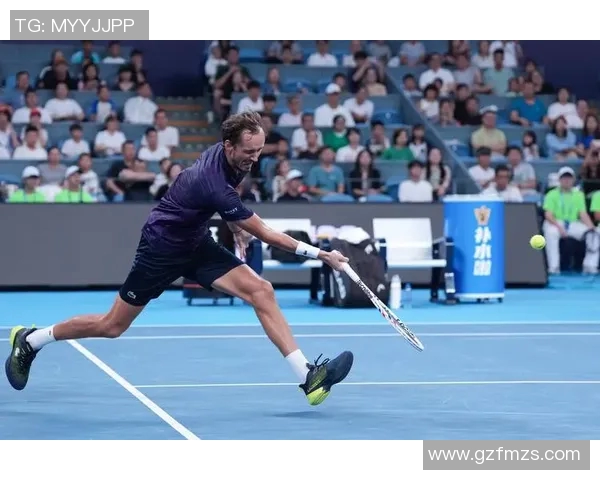 杭州网球队防守策略解析：深度剖析网球比赛中的战术运用与技巧